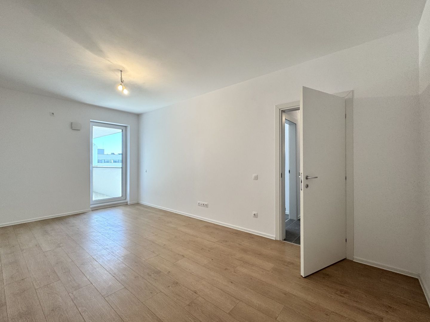 3 camere SU 74 mp + terasa 13.5 mp - Sector 1 - Poză 4