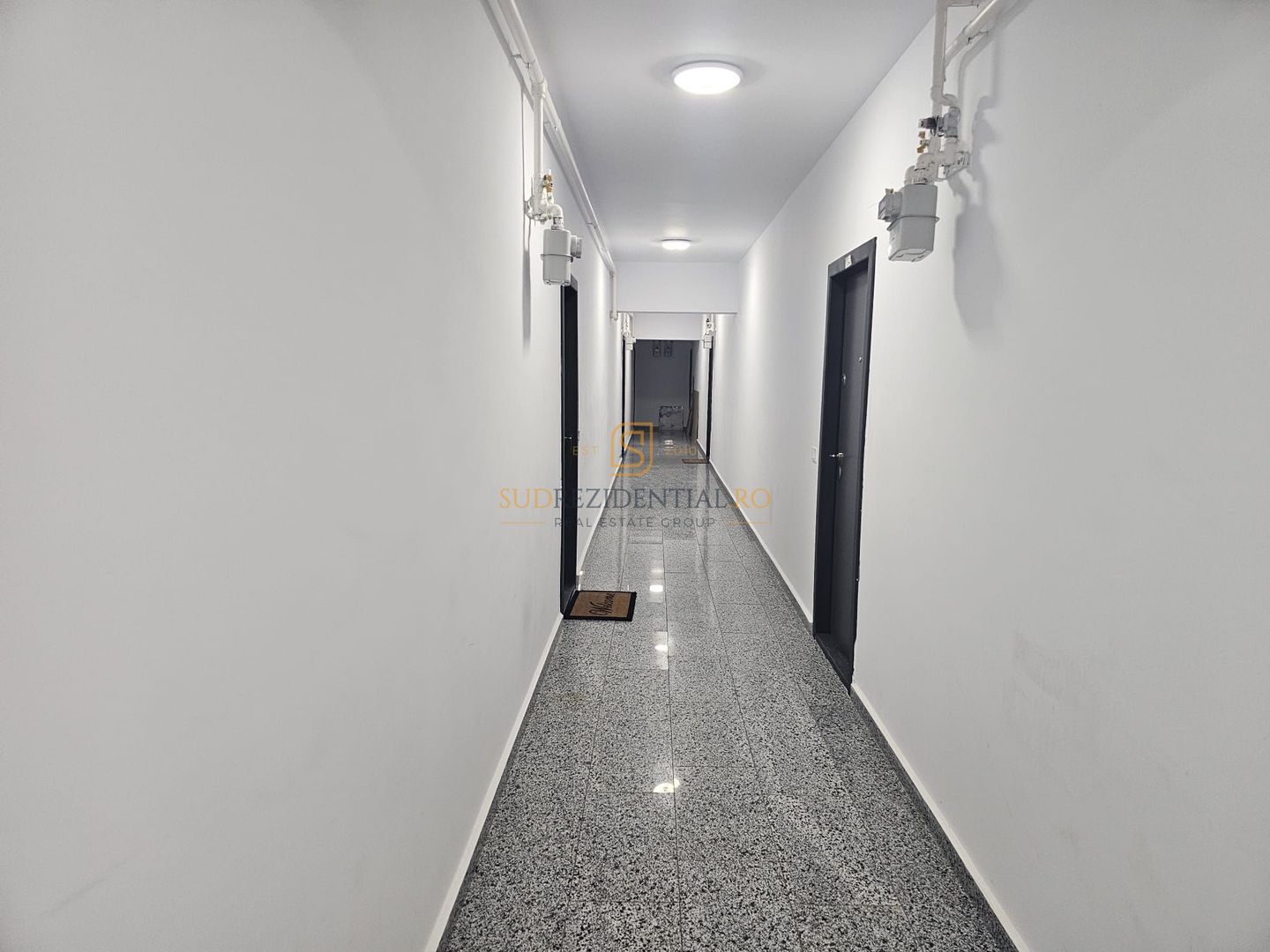 Apartament decomandat 3 camere, disponibil imediat, etaj 2/10 - Poză 18