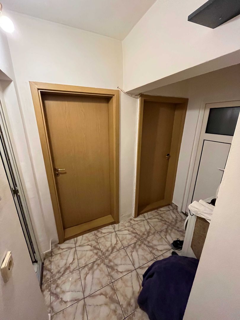 apartament decomandat cu 4 camere - Poză 2