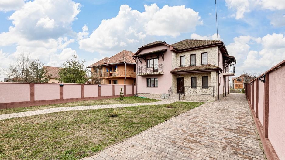 Vilă cu 7 camere de vânzare în zona Central - Poză 30