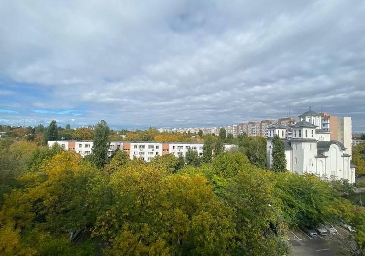 Ap. Huedin, stradal, decomandat, balcon inchis, vedere libera, parcare - Poză 7