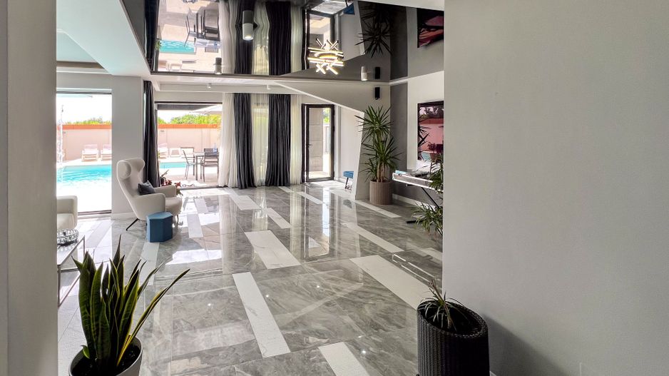 Ready to move  |  Vila premium cu piscina și jacuzzi încălzite - Poză 31