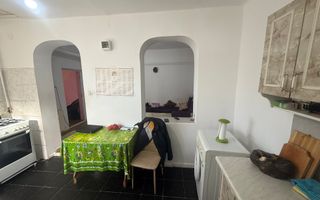 Apartament 2 cam in Vila etaj 1 + pod + curte 34 mp Campina - Poză 7