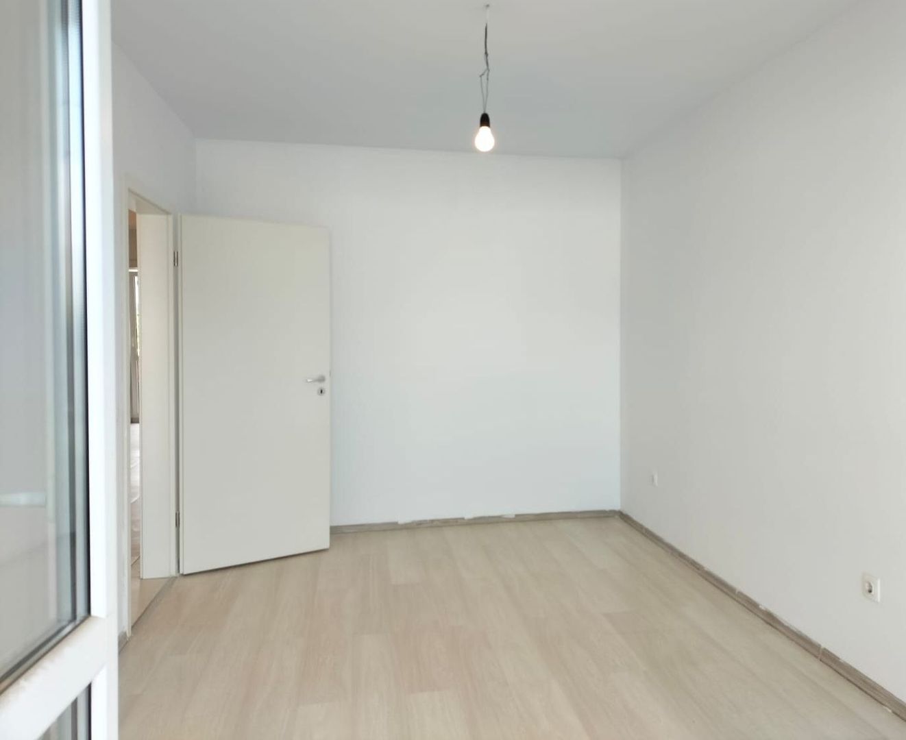 Vindem apartament 3 camere complet renovat cu vedere pe 2 parti - Poză 11