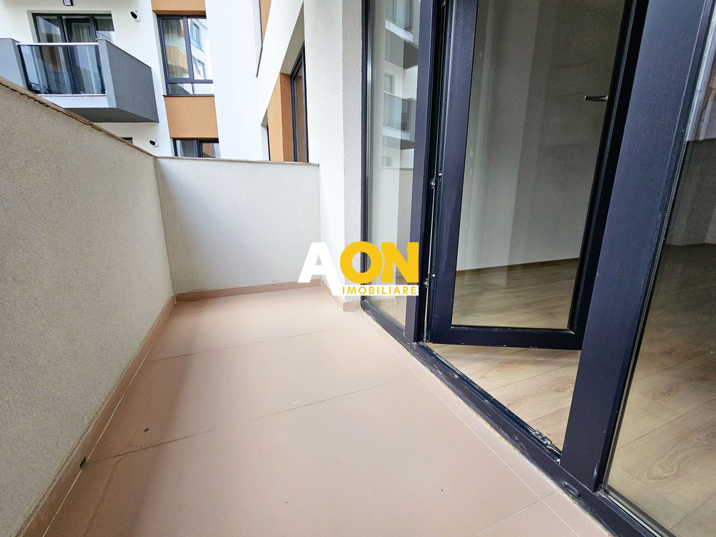 Apartament 3 camere, bloc nou, 63 mp utili + balcon, zona Centru - Poză 3
