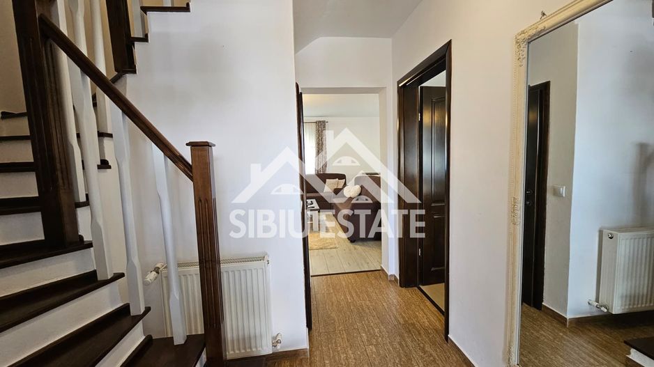 Casa mobilata 4 camere, 2 bai, curte si carport - Poză 10