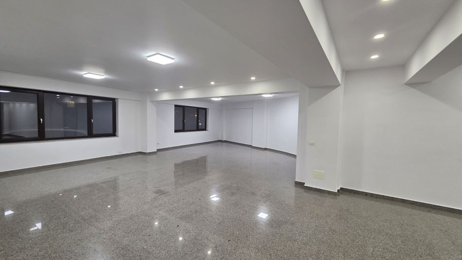 Spatiu comercial, Damaroaia/ Petrom City, terasa 37mp+boxa+2locuri par - Poză 7
