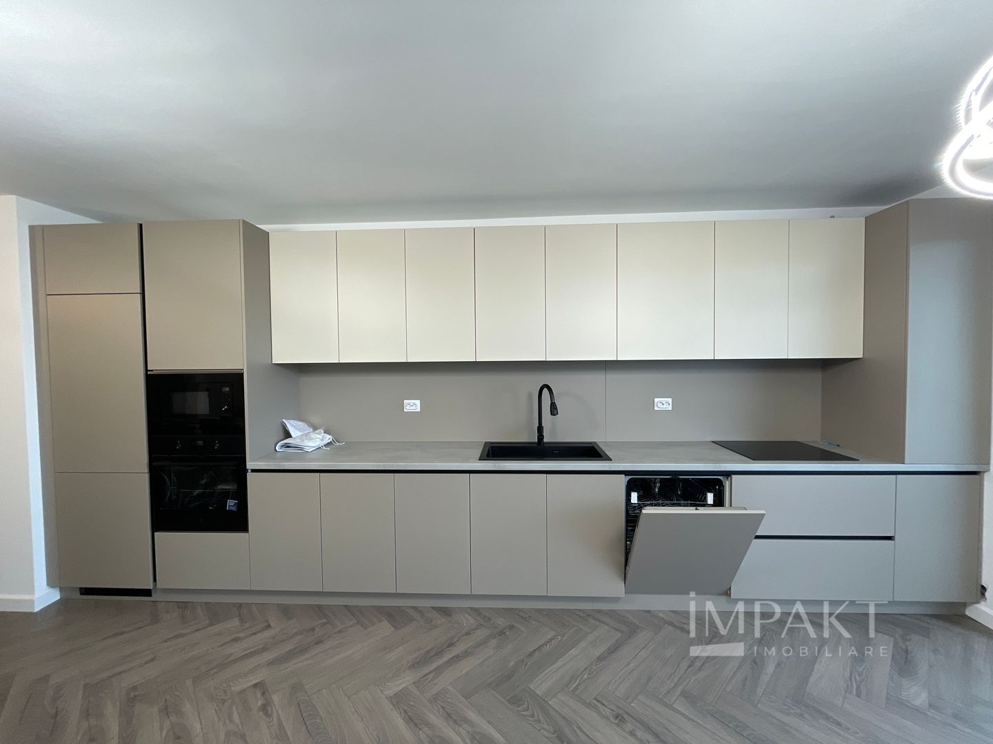 De inchiriat - Apartament 3 camere |Terasă|Parcare subterană|Gheorgeni - Poză 2