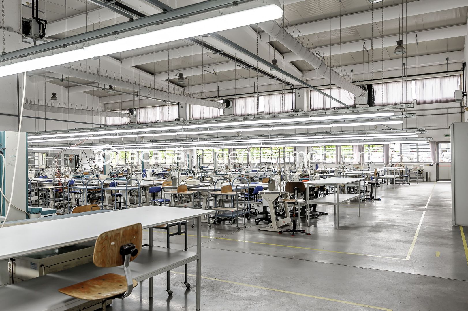 Hală de producție și depozitare cu birouri în Arad - Poză 2