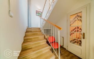 Vila superba, P+E,  Cuvin, 9 camere, 200 mp si teren 1300 mp plus anexa 3 camere - Poză 22