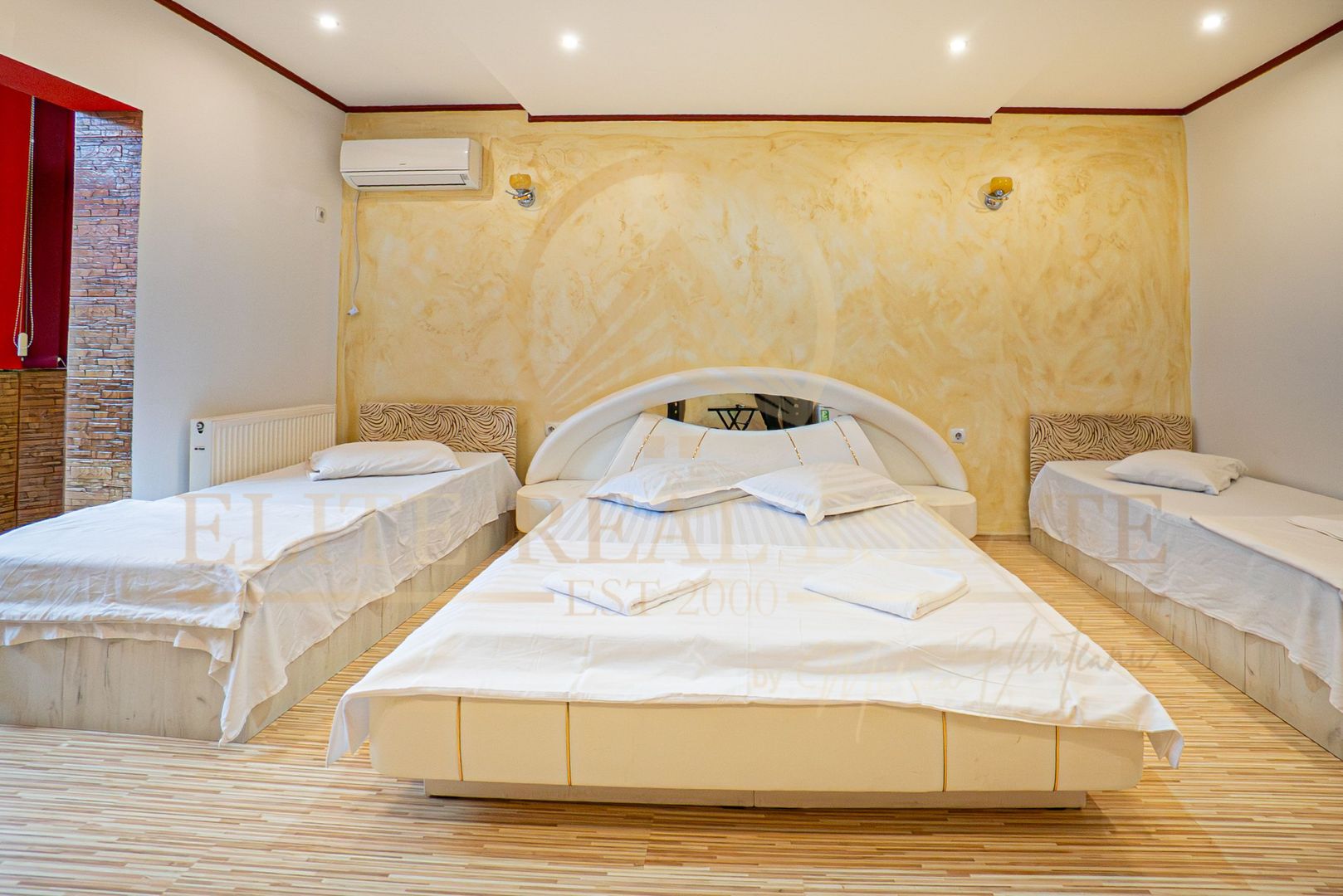 Casă spațioasă cu funcțiune de pensiune – Kamsas - Poză 7