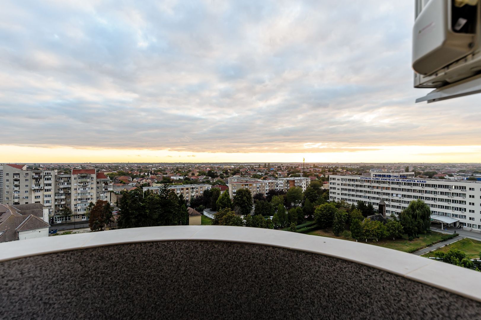 Apartament modern -3 camere, zona Intim - Poză 9