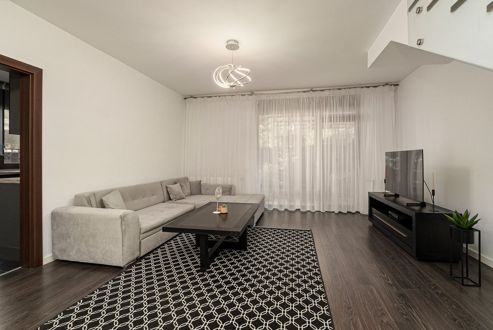 Casă ideală pentru familie–4 camere, curte amenajată, complex privat-securizat - Poză 6