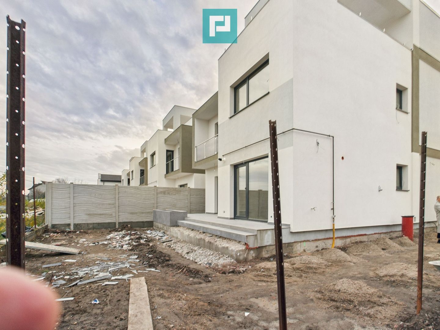 Vilă ultramodernă cu 4 camere în Gai - Poză 13