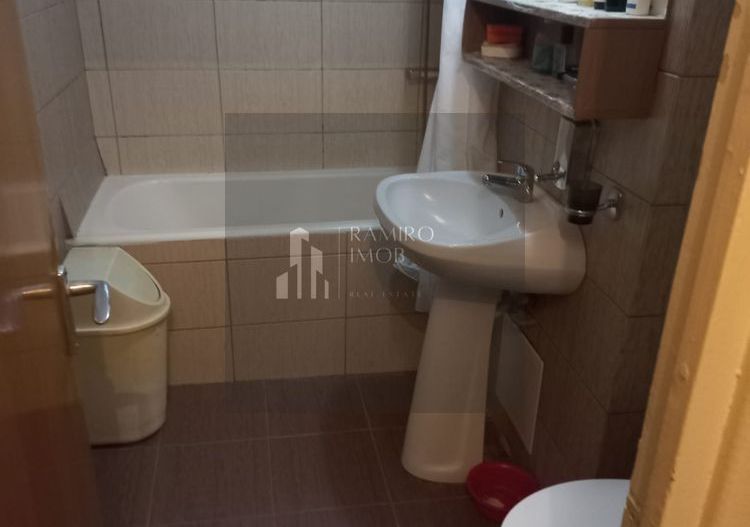 Apartament 3 camere, bloc 4 etaje, Berceni, 67mp - Poză 6