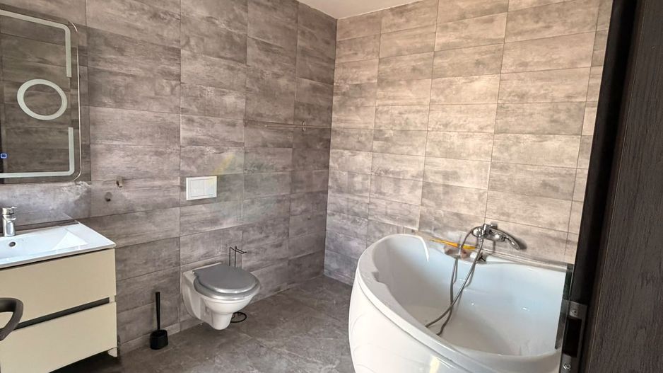 VILĂ MODERNĂ CU 4 CAMERE, CRAMĂ, SI FOIȘOR  | TUNARI – SQUARE HOUSE 2 - Poză 18