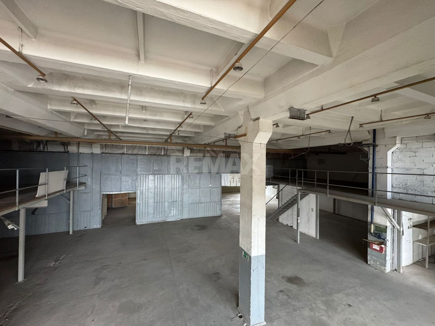 Spațiu comercial versatil în zona centrală - Poză 19