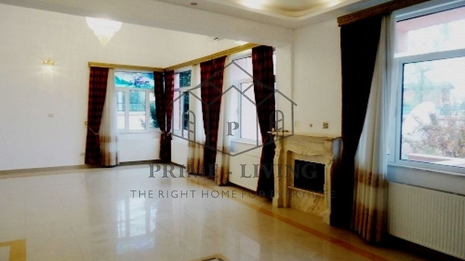 Casă de lux nemobilată cu facilități moderne și grădină extinsă - Poză 2