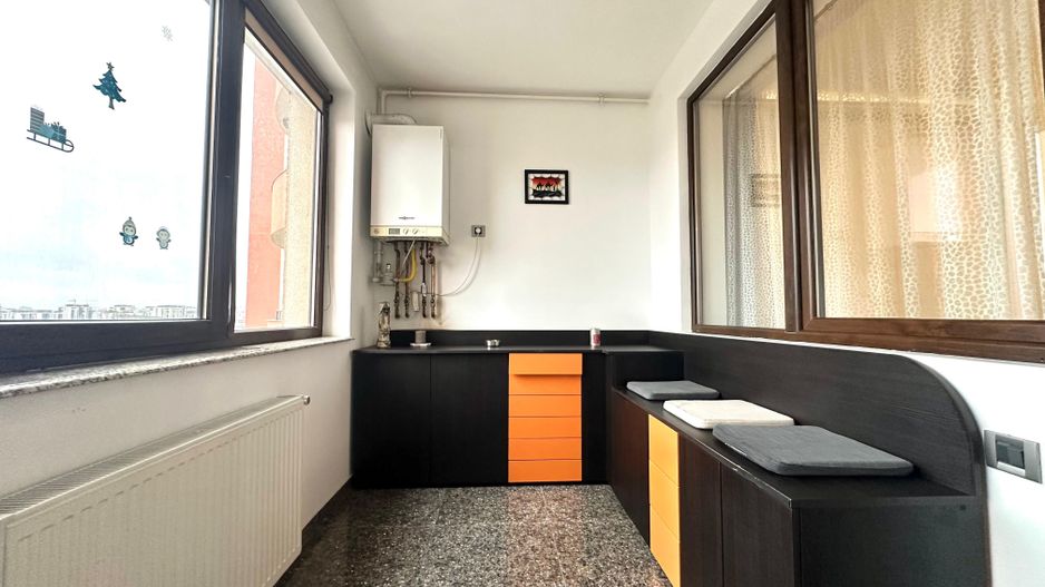 Apartament spatios 4 camere + parcare, pretabil ptr ERASMUS - Poză 16