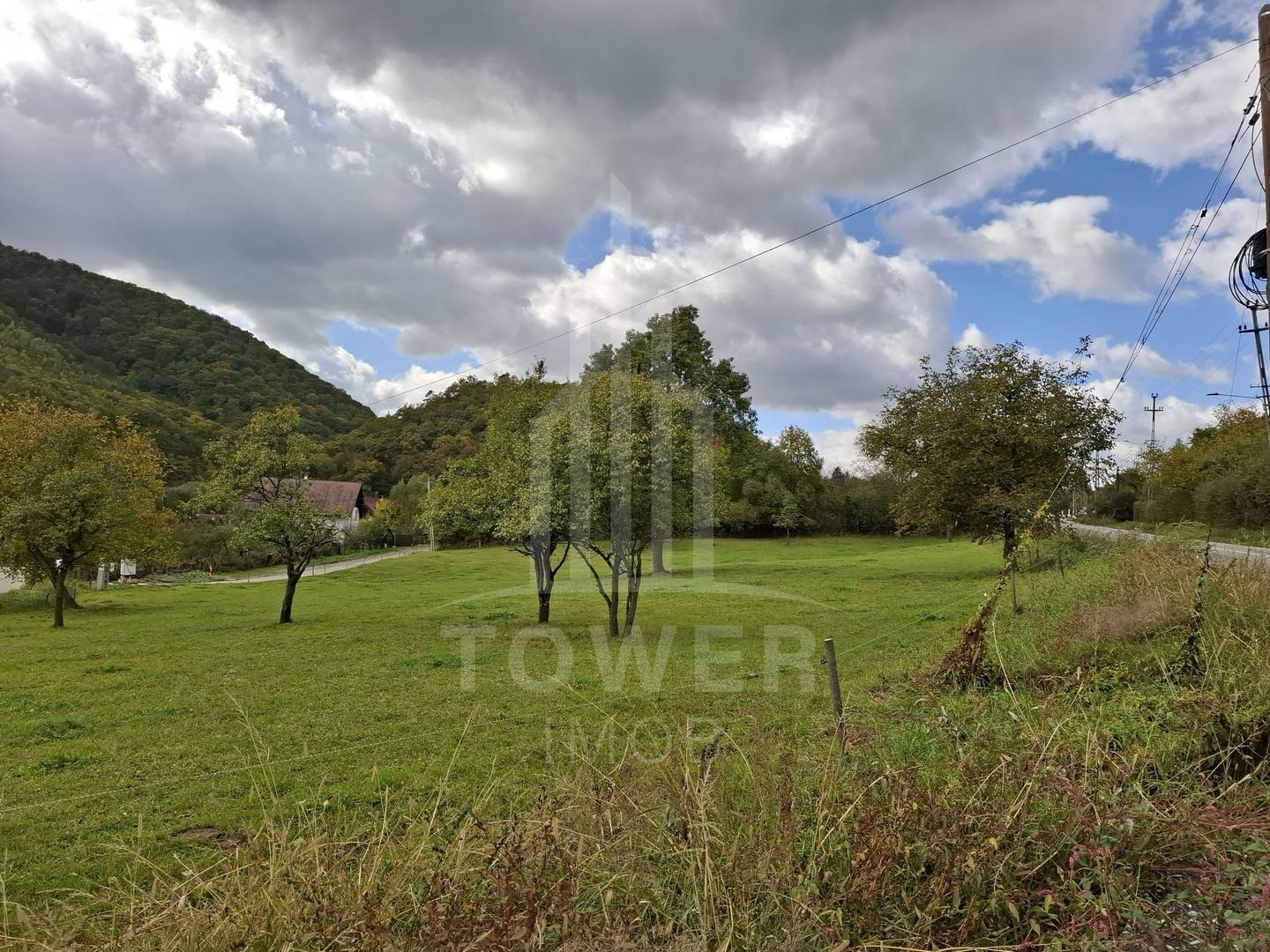 Teren intravilan cu Puz si priveliște deosebită, spre Cetatea Cisnădioara - Poză 4