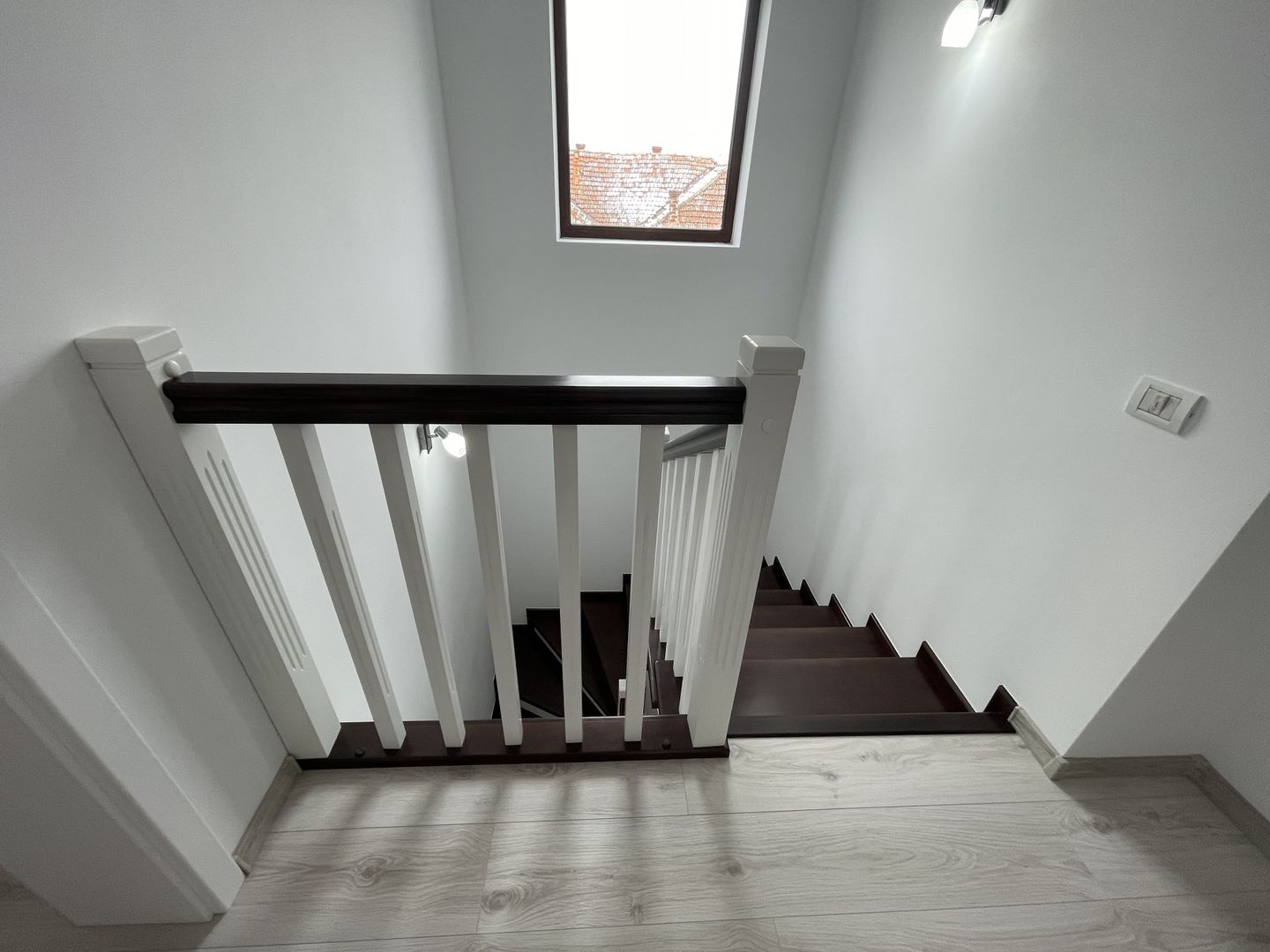 Duplex P+1E -unități separate prin cameră tehnica - Poză 12