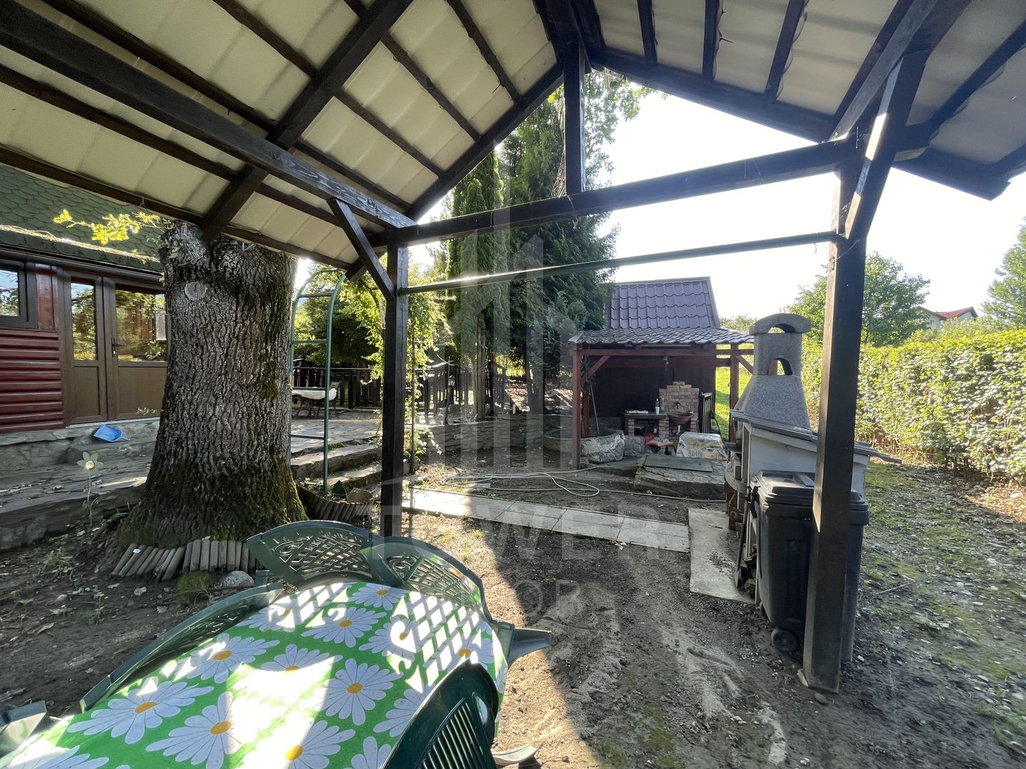 Teren deosebit cu cabană din lemn, Tocile – locație liniștită - Poză 11