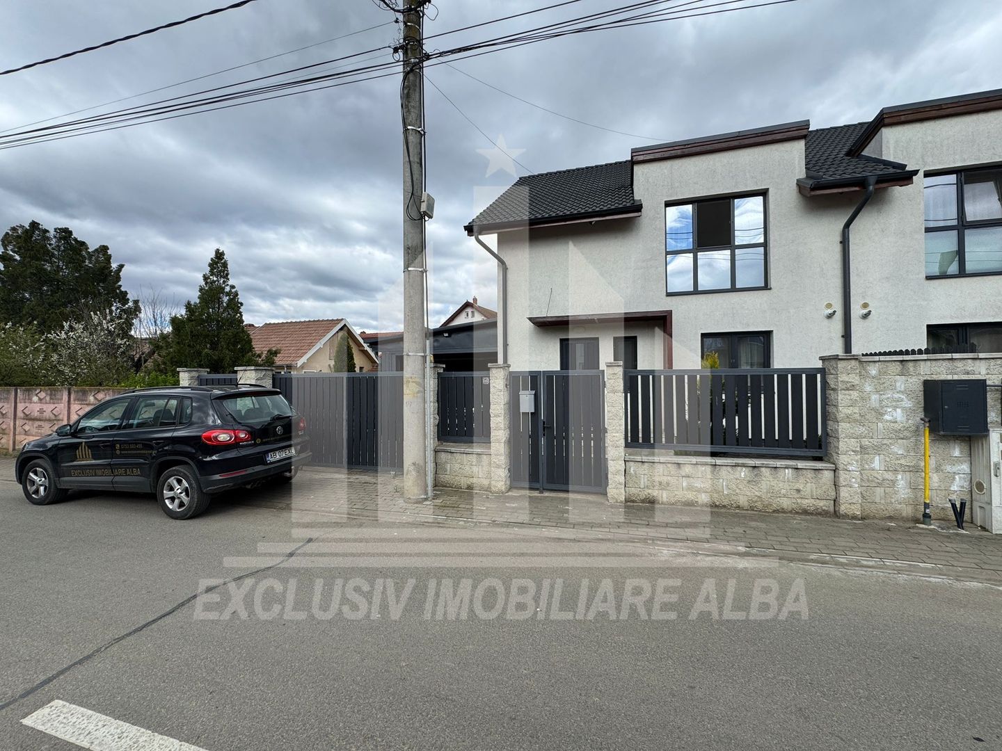 Casa tip duplex | De vanzare | 120 mp | 208 mp teren | Barabant - Poză 1