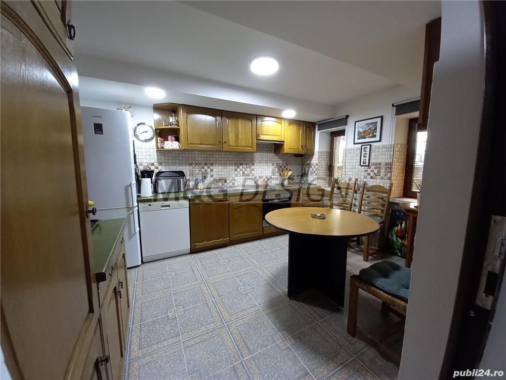 Apartament 3 camere -demisol -zona centrala - Poză 6