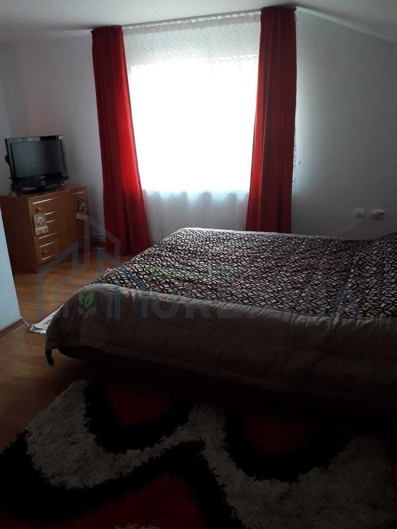 Vilă de închiriat în Bucium, vis-a-vis de Lidl – 4 camere, mobilată, 800 euro/lună - Poză 3