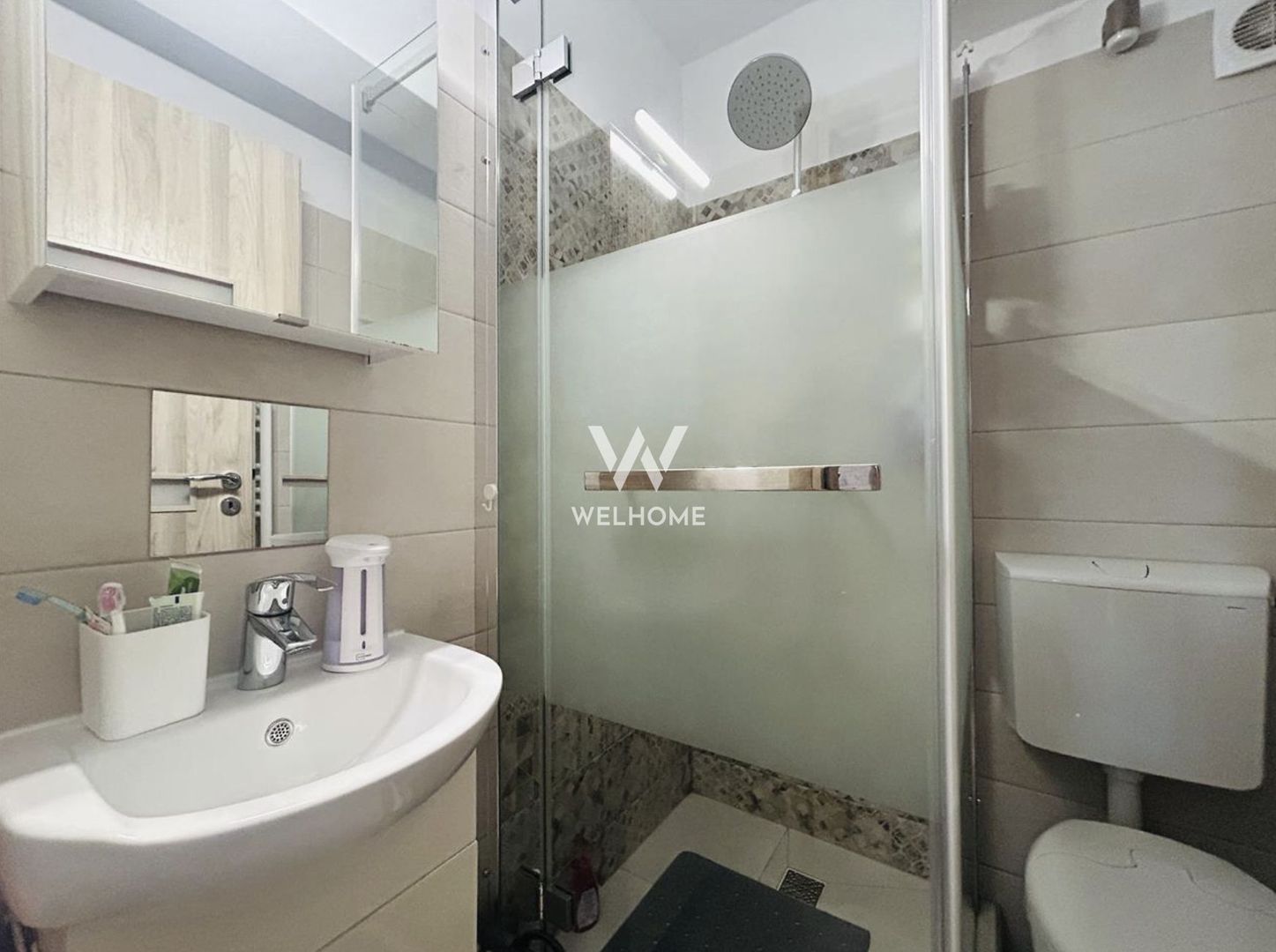 Apartament 3 camere, etaj intermediar, mobilat, 2 bai, 2 balcoane - Poză 13