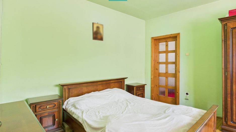 Casă cu 4 camere și teren de 1450 mp în Aradul Nou - Poză 4