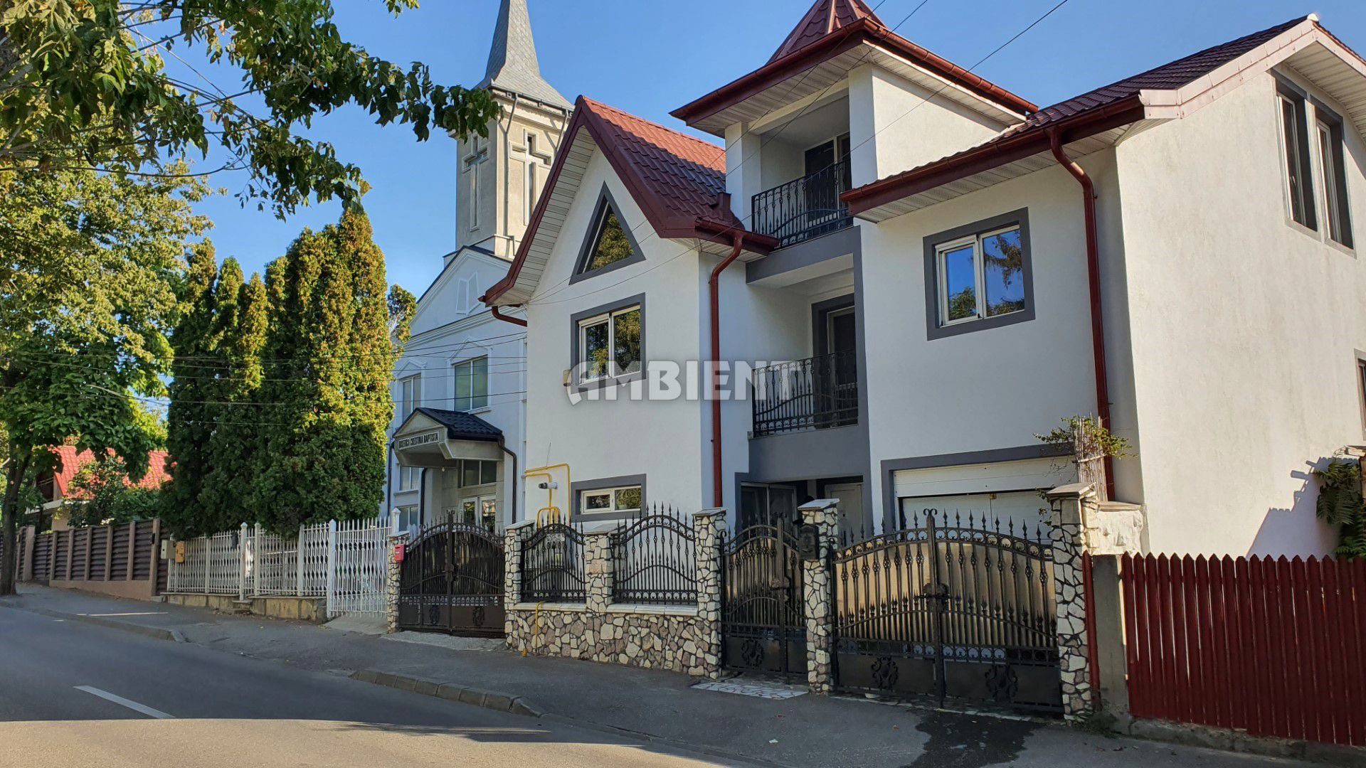 Vilă P+1E+M, ideală pentru activități comerciale, zona Donici; - Poză 1