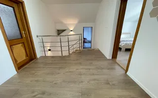 Casa spatioasa cu spatiu de relaxare-zona Blascovici - Poză 27