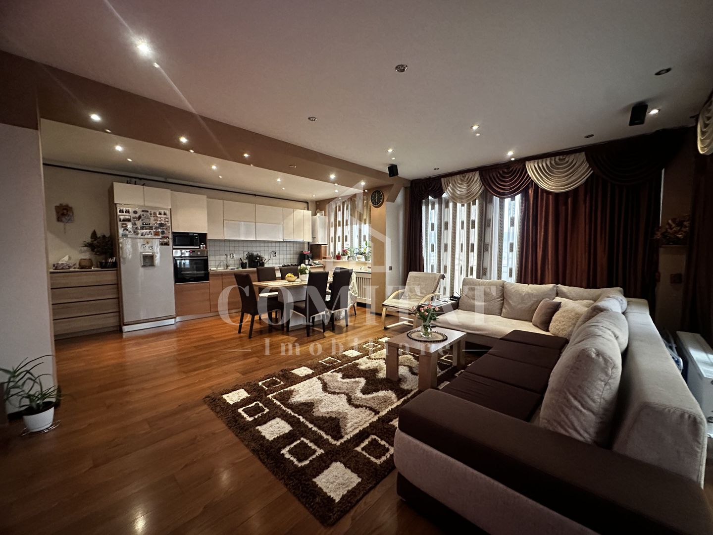 Apartament 3 camere | Scara interioară | Zona Str Porii - Poză 5