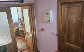 Pensiune 10 camere cu restaurant // teren 900 mp // Moieciu de Jos - Poză 18