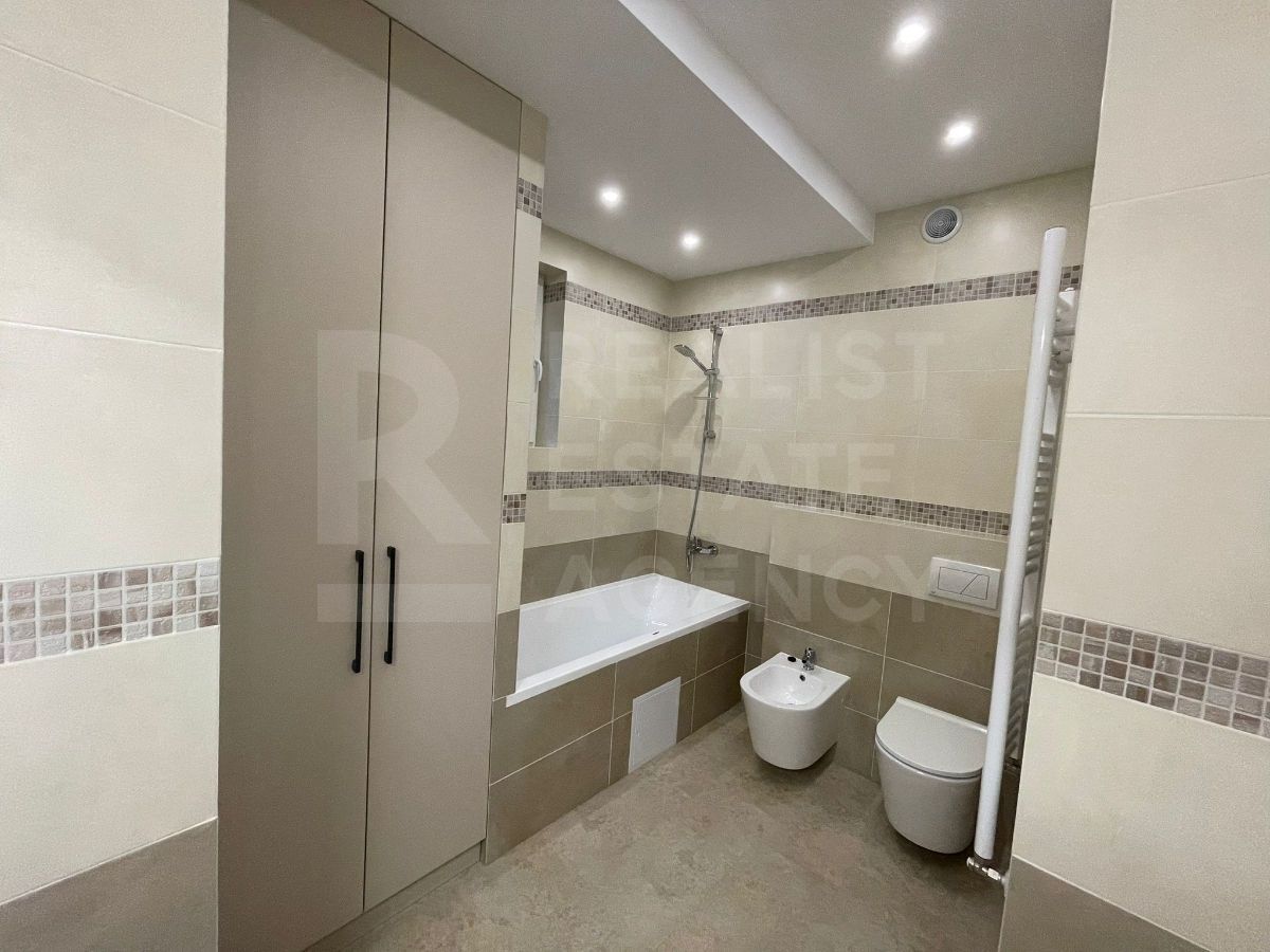 Chirie, apartament, 3 camere, strada Calea Ieşilor, Sculeni - Poză 9