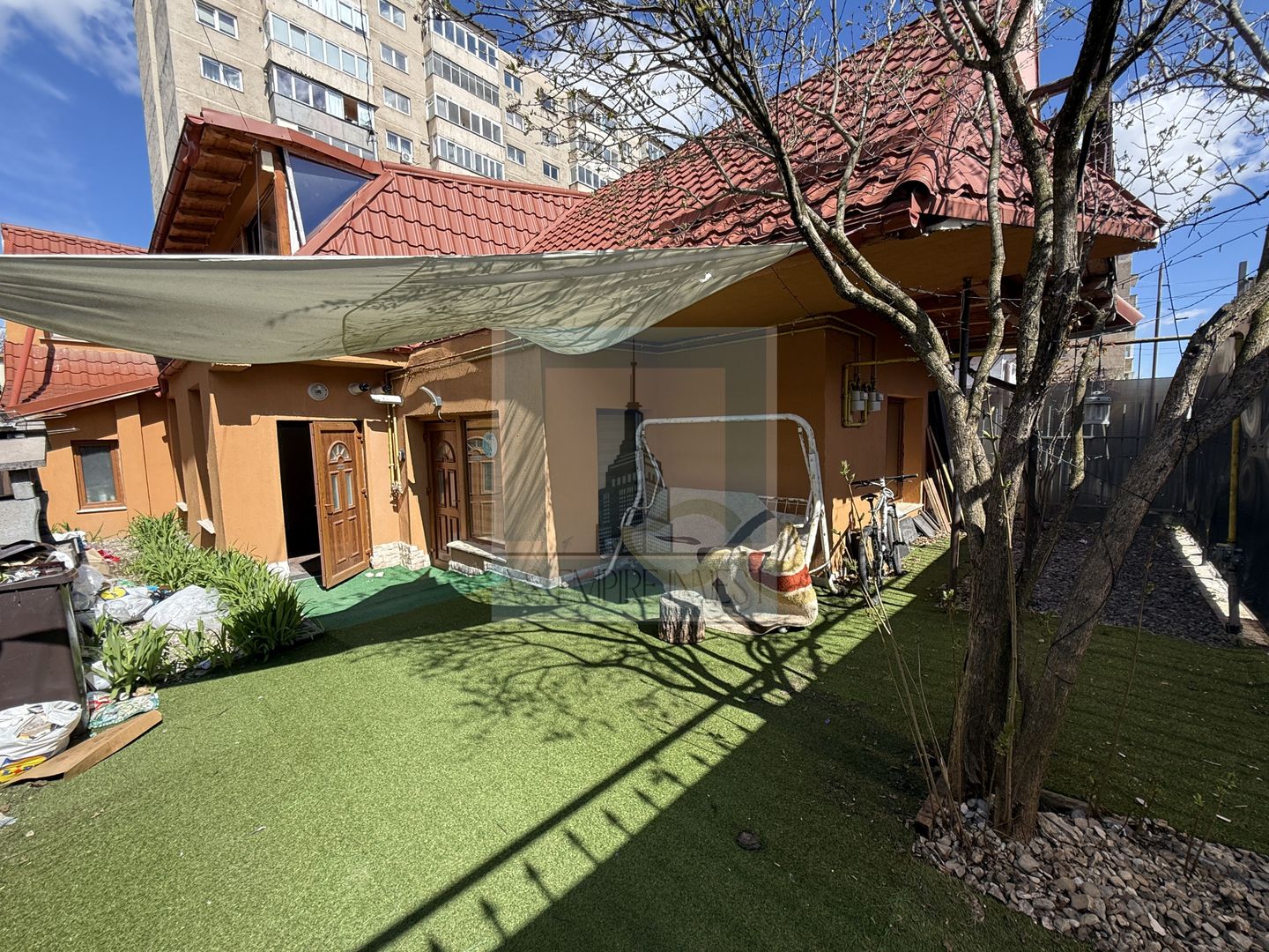 Casa 10 camere, 5 bai, 380 mp teren - zona Astra - Poză 2