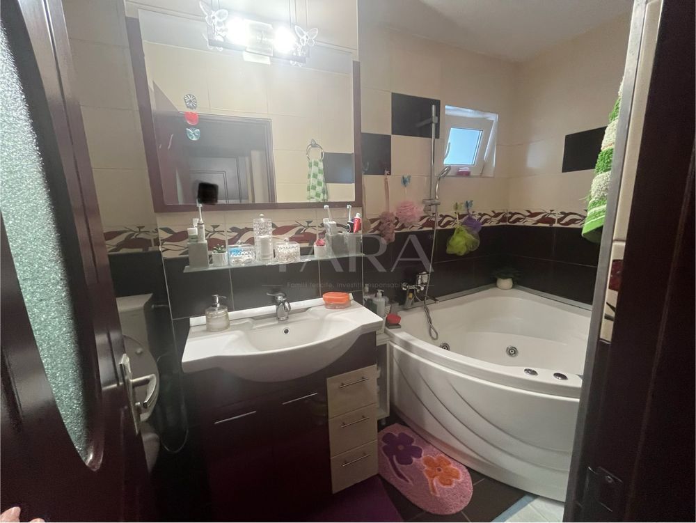 Apartament spațios, complet mobilat, în zonă liniștită - Poză 6