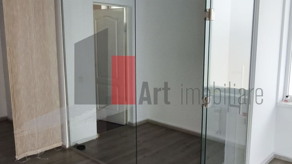 Spatiu comercial 2 etaje stradal, compartimentat - Poză 7