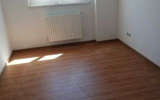 Apartament cu 3 camere vând an floresti - Poză 3