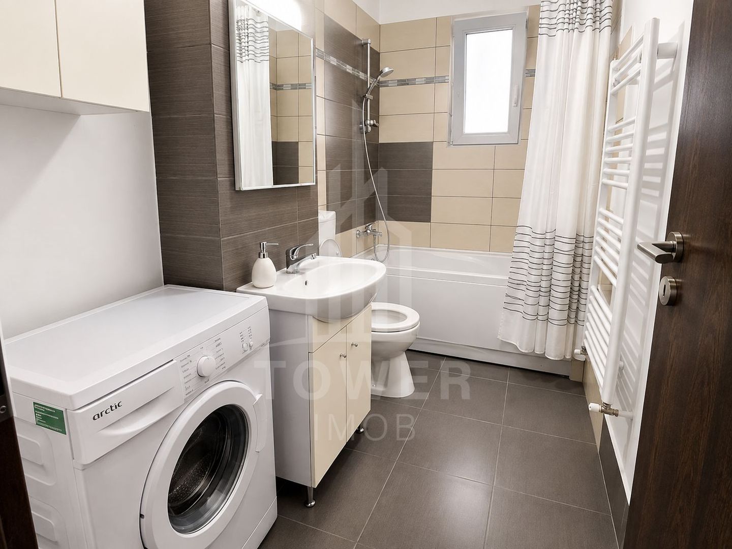 Apartament 2 camere, 56 mp, etaj 1 – recent renovat - Poză 7