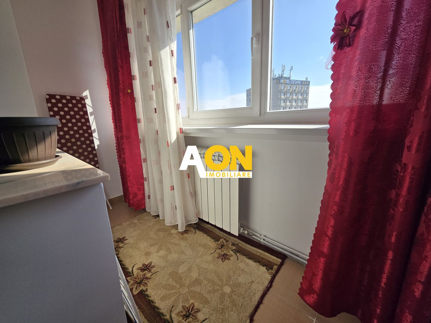 Apartament 2 Camere Decomandat,cu Vedere Spre Catedrala - Poză 6