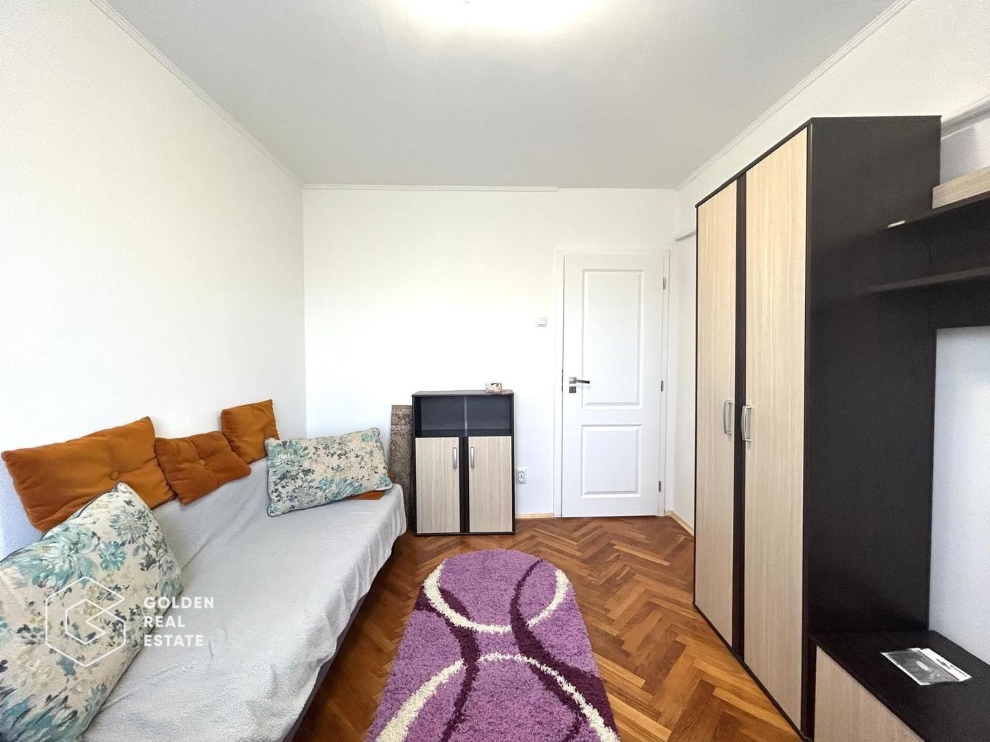 Apartament cu 3 camere, etaj 3, zona 300 Micalaca - Poză 7