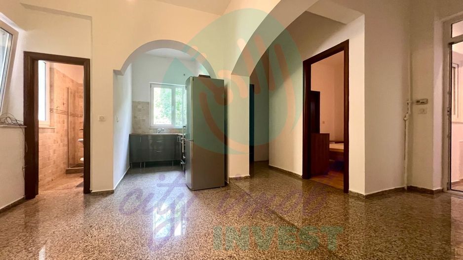 Apartament RENOVAT 3 camere Cotroceni-Curte comuna - Poză 1