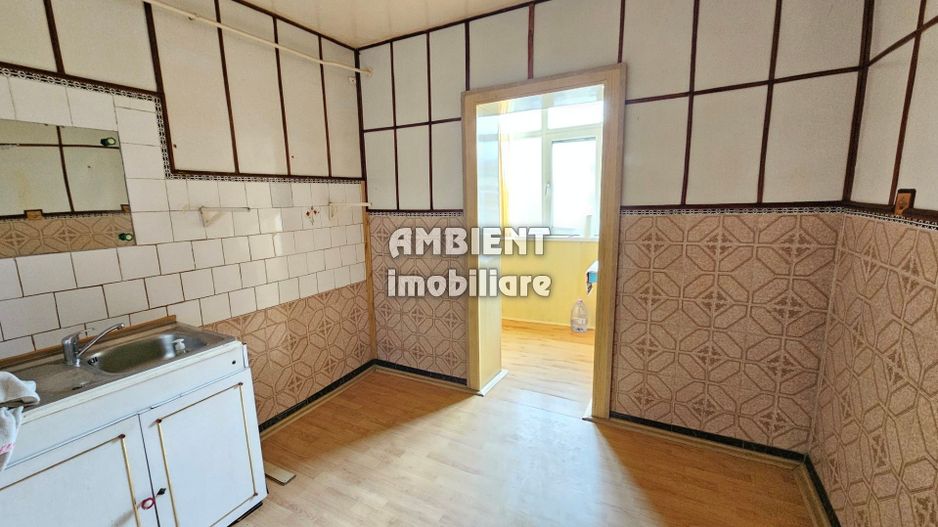 Apartament cu 2 camere, etaj 4, zona TRAIAN; - Poză 4