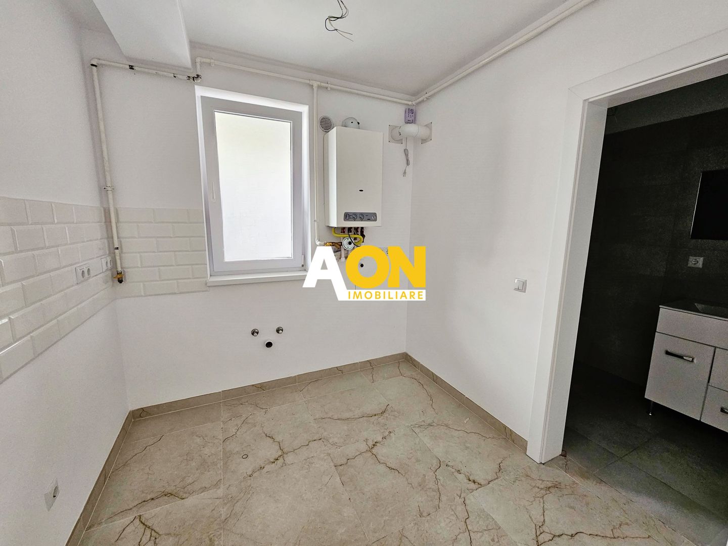 Apartament 2 camere, 43 mp utili + balcon 9 mp,  etaj 3, bloc nou - Poză 8