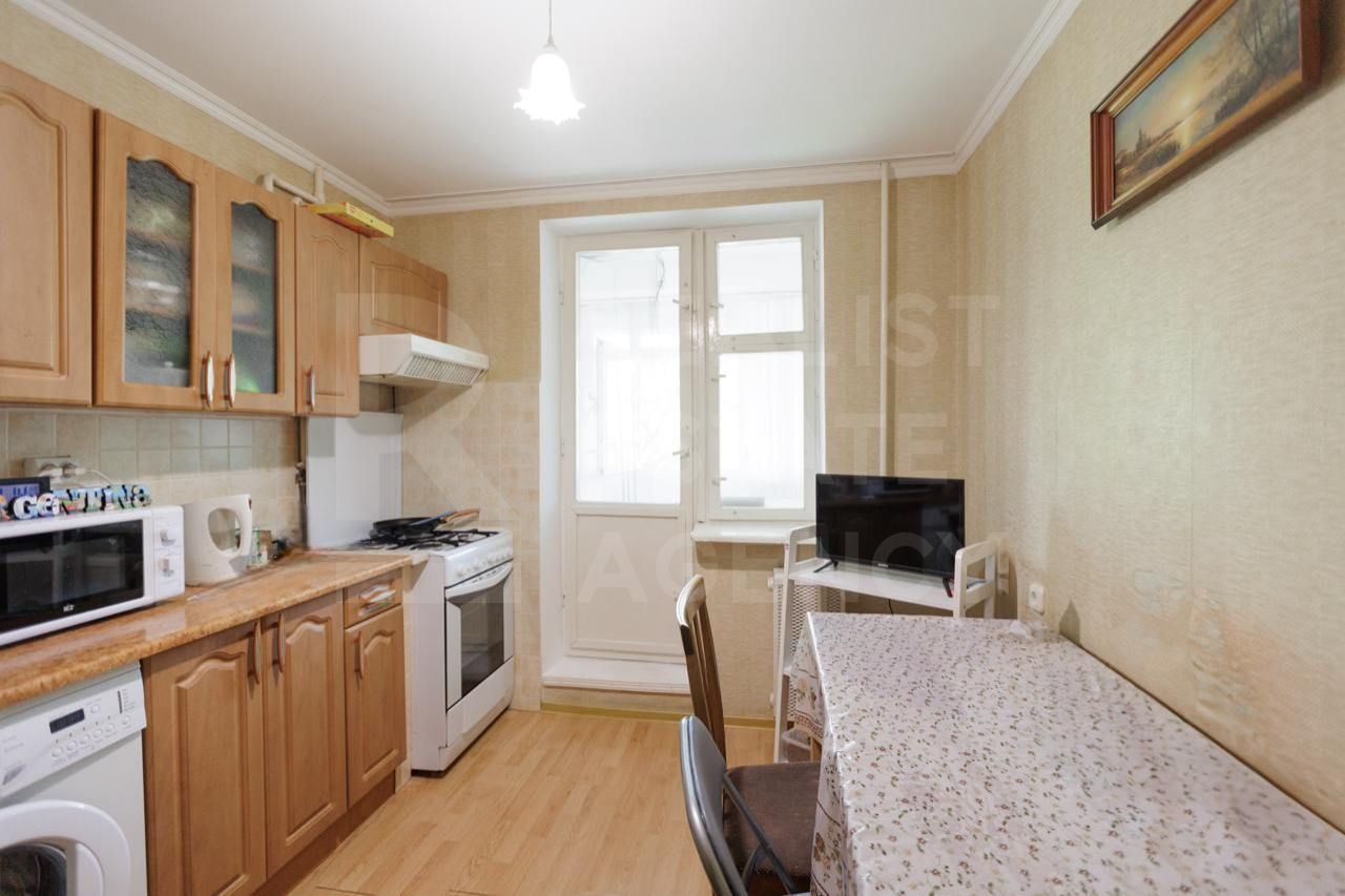 Vânzare, apartament, 3 camere, str. Ștefan Vodă, Vatra. - Poză 1