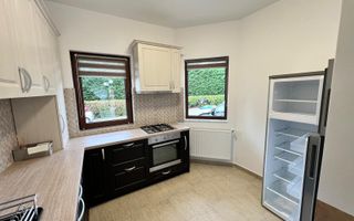 Casa cu 7 camere | 3 balcoane | Garaj | 220 mp + 80 mp curte | Cartier Panorama - Poză 9