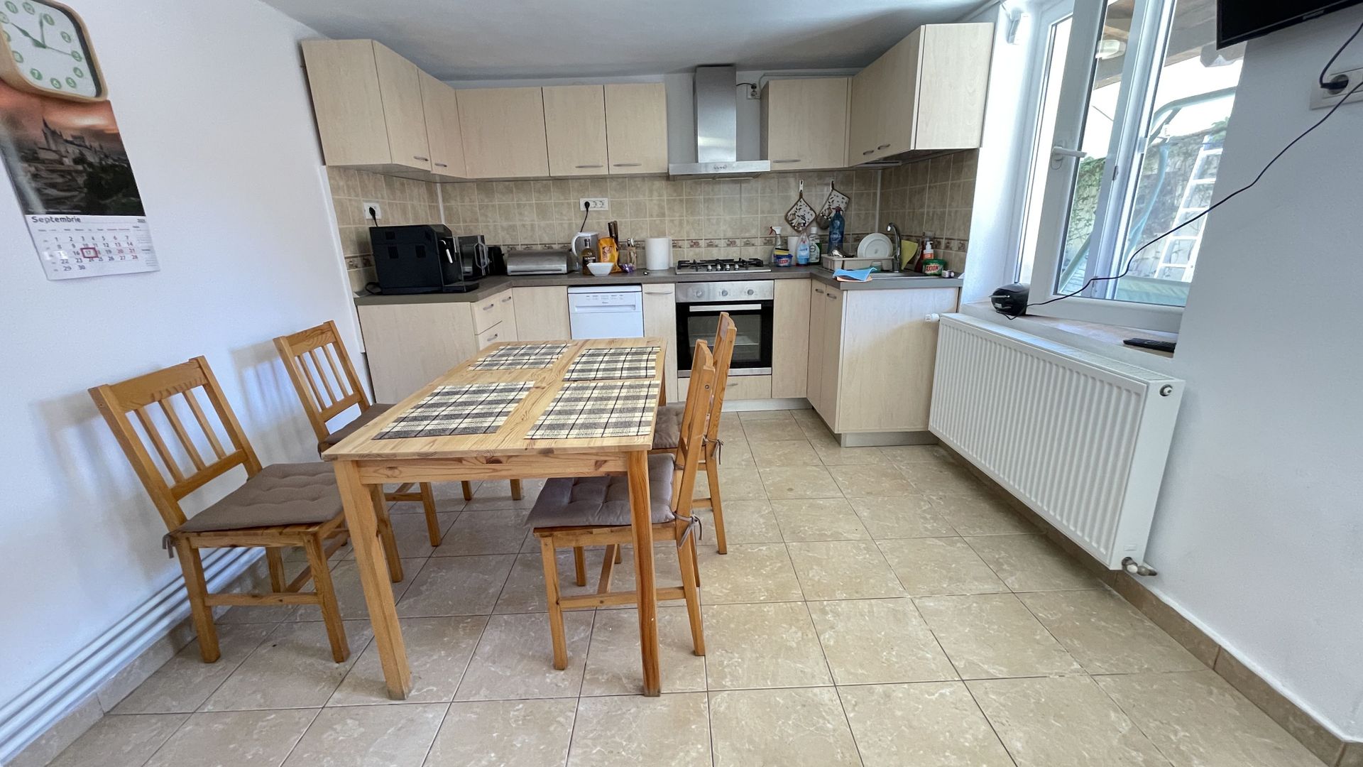 Casa cu teren frumos si garaj zona Mehala - Poză 13