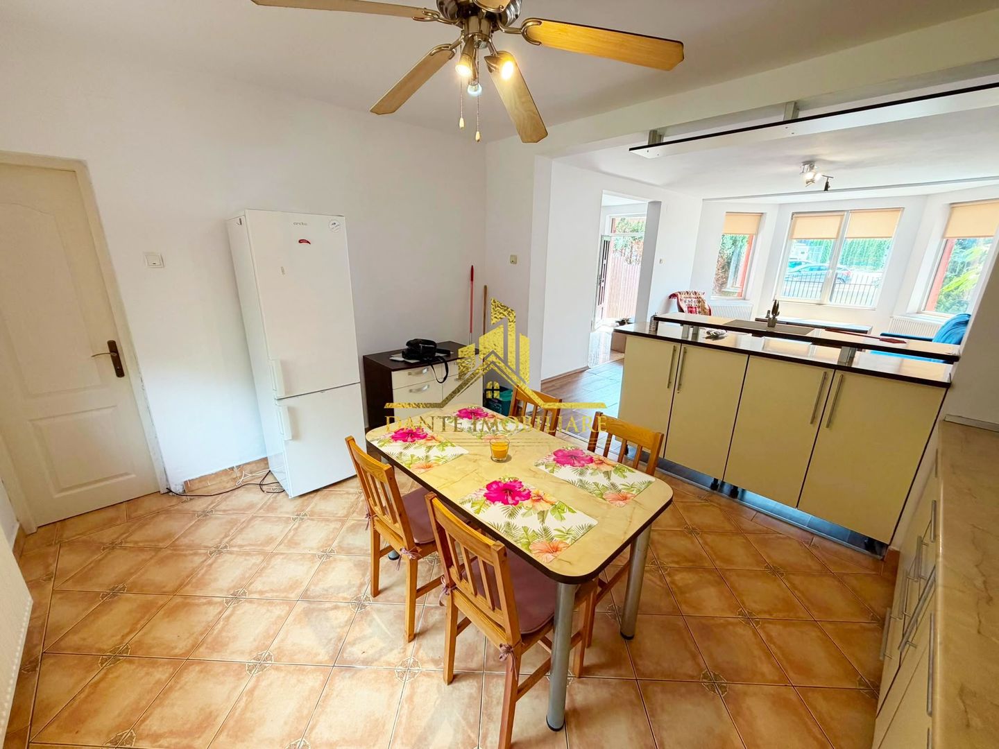 Casa, 4 camere, modern, parcare, curte, balcon, zona Semicentrala - Poză 15